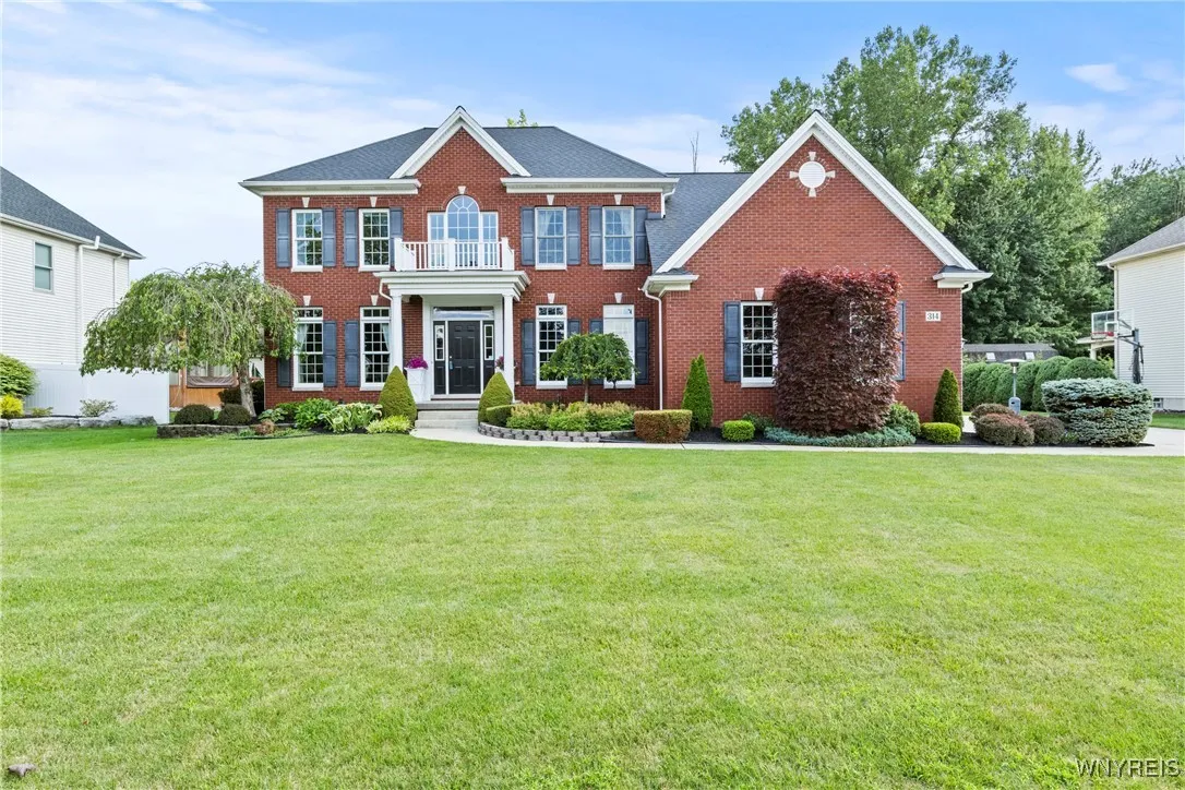 314 Landings Drive, Amherst, New York 14228, Amherst, New York 14228, 4 Bedrooms Bedrooms, 12 Rooms Rooms,2 BathroomsBathrooms,Residential,For Sale,314 Landings Drive, Amherst, New York 14228,B1622569