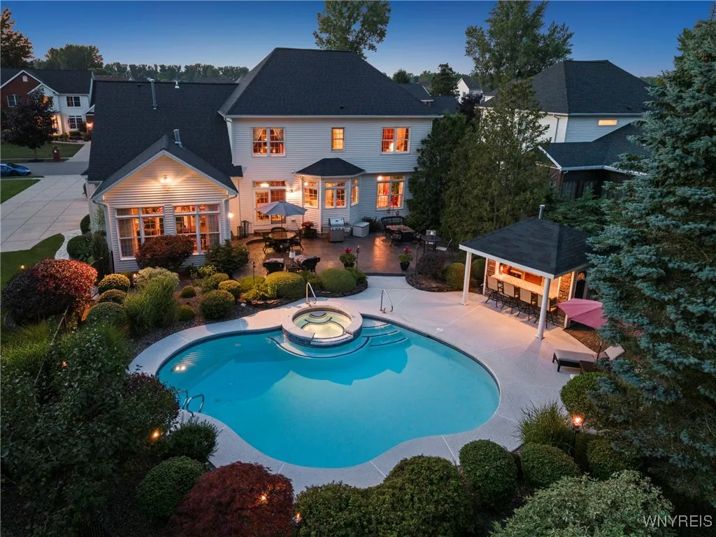 314 Landings Drive, Amherst, New York 14228, Amherst, New York 14228, 4 Bedrooms Bedrooms, 12 Rooms Rooms,2 BathroomsBathrooms,Residential,For Sale,314 Landings Drive, Amherst, New York 14228,B1622569