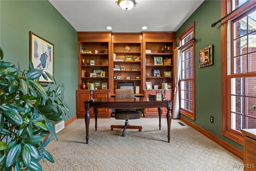 314 Landings Drive, Amherst, New York 14228, Amherst, New York 14228, 4 Bedrooms Bedrooms, 12 Rooms Rooms,2 BathroomsBathrooms,Residential,For Sale,314 Landings Drive, Amherst, New York 14228,B1622569