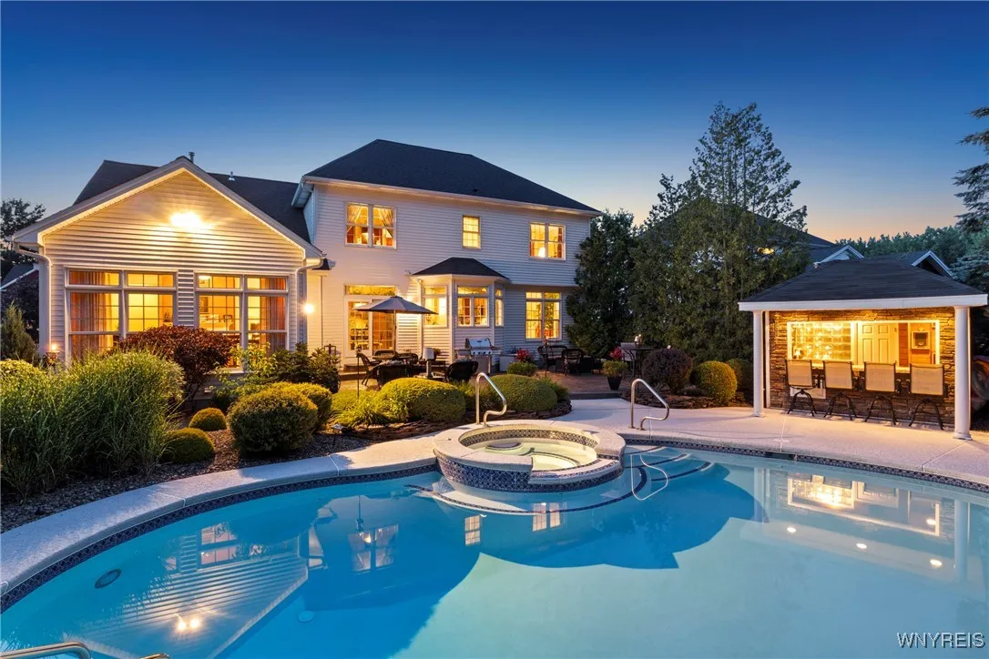 314 Landings Drive, Amherst, New York 14228, Amherst, New York 14228, 4 Bedrooms Bedrooms, 12 Rooms Rooms,2 BathroomsBathrooms,Residential,For Sale,314 Landings Drive, Amherst, New York 14228,B1622569