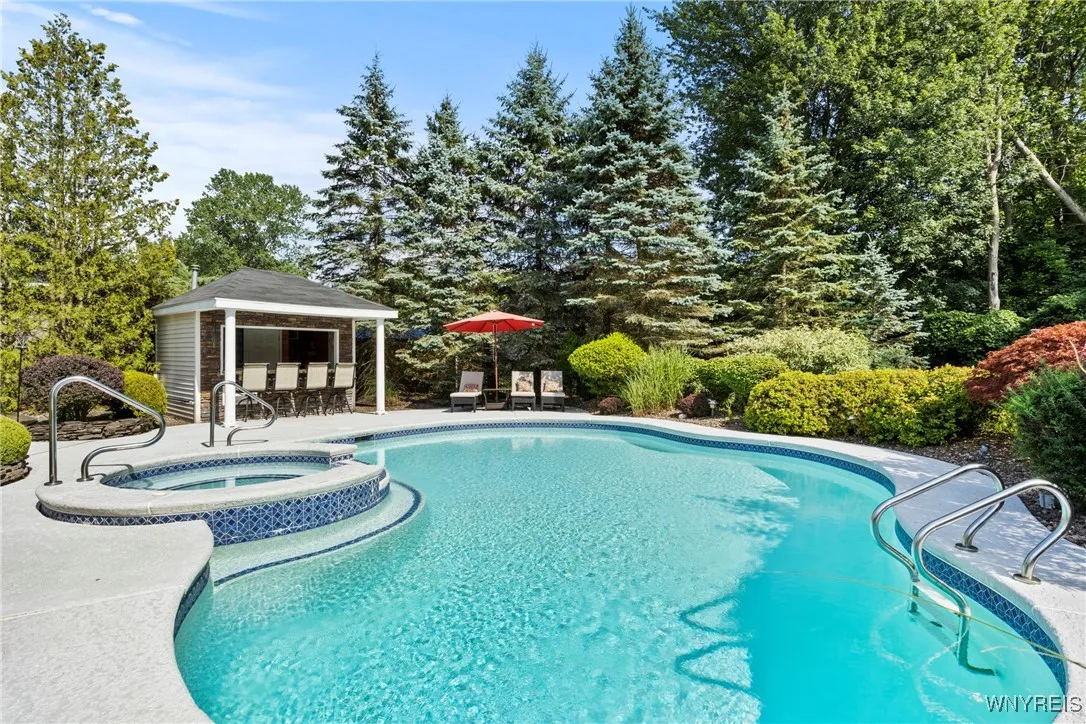 314 Landings Drive, Amherst, New York 14228, Amherst, New York 14228, 4 Bedrooms Bedrooms, 12 Rooms Rooms,2 BathroomsBathrooms,Residential,For Sale,314 Landings Drive, Amherst, New York 14228,B1622569