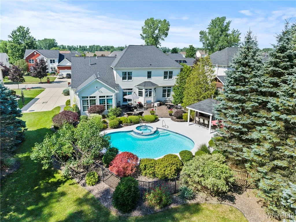 314 Landings Drive, Amherst, New York 14228, Amherst, New York 14228, 4 Bedrooms Bedrooms, 12 Rooms Rooms,2 BathroomsBathrooms,Residential,For Sale,314 Landings Drive, Amherst, New York 14228,B1622569