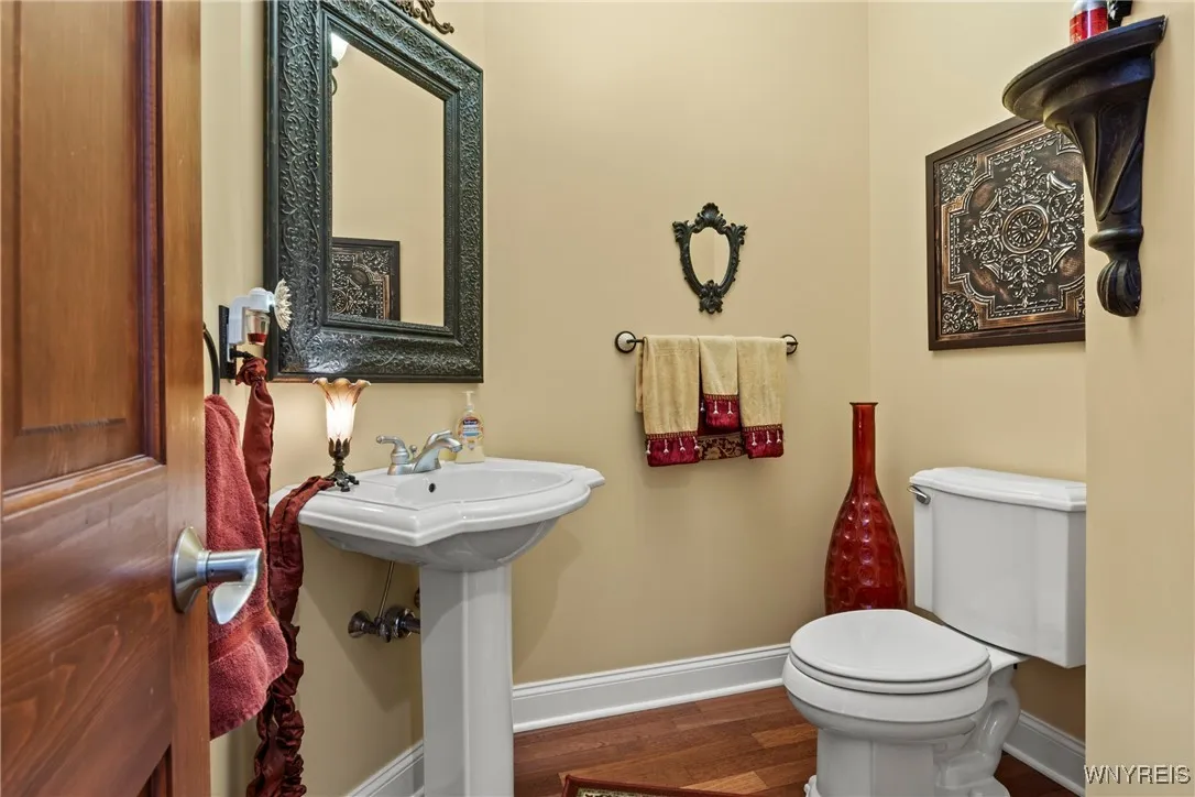 314 Landings Drive, Amherst, New York 14228, Amherst, New York 14228, 4 Bedrooms Bedrooms, 12 Rooms Rooms,2 BathroomsBathrooms,Residential,For Sale,314 Landings Drive, Amherst, New York 14228,B1622569