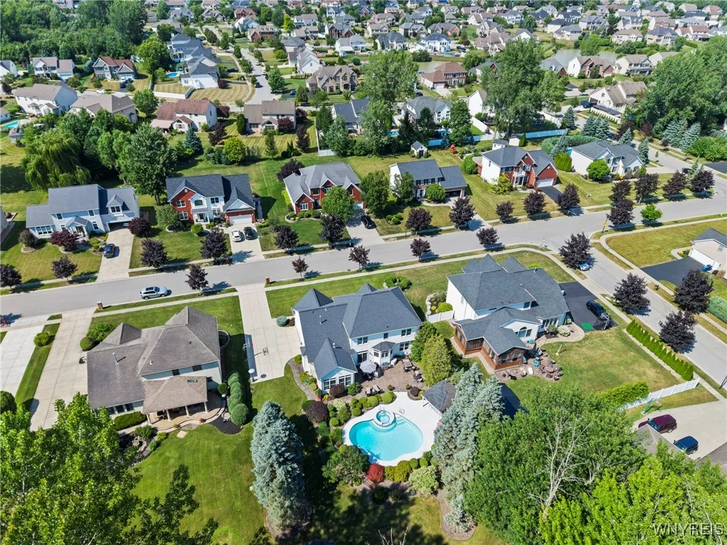314 Landings Drive, Amherst, New York 14228, Amherst, New York 14228, 4 Bedrooms Bedrooms, 12 Rooms Rooms,2 BathroomsBathrooms,Residential,For Sale,314 Landings Drive, Amherst, New York 14228,B1622569