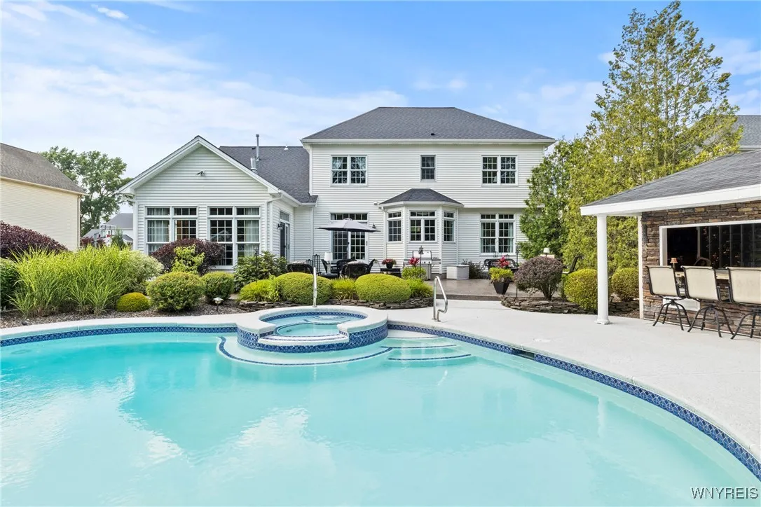 314 Landings Drive, Amherst, New York 14228, Amherst, New York 14228, 4 Bedrooms Bedrooms, 12 Rooms Rooms,2 BathroomsBathrooms,Residential,For Sale,314 Landings Drive, Amherst, New York 14228,B1622569