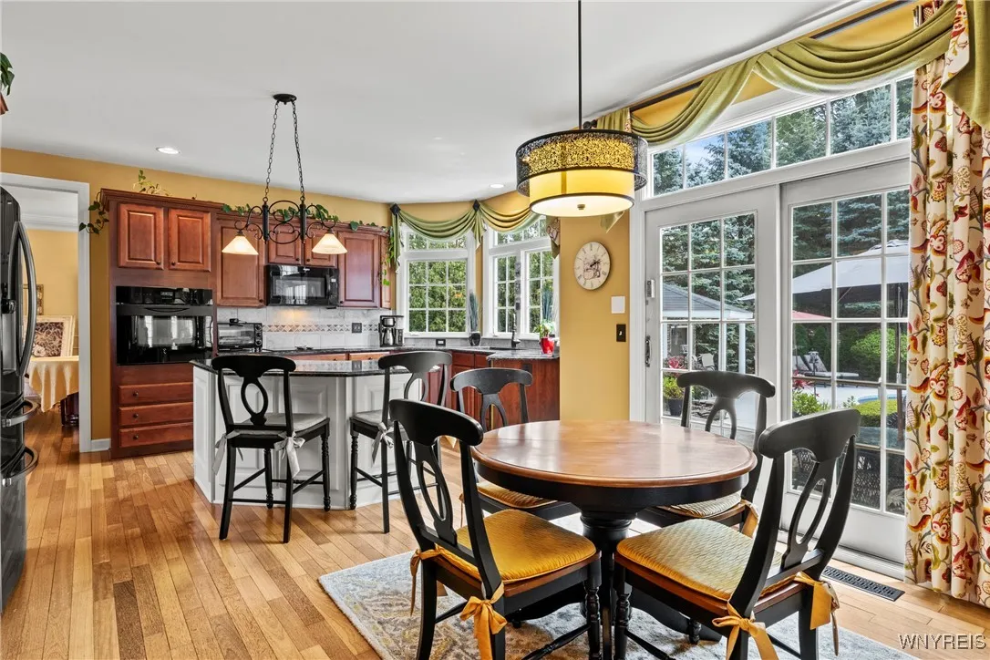 314 Landings Drive, Amherst, New York 14228, Amherst, New York 14228, 4 Bedrooms Bedrooms, 12 Rooms Rooms,2 BathroomsBathrooms,Residential,For Sale,314 Landings Drive, Amherst, New York 14228,B1622569