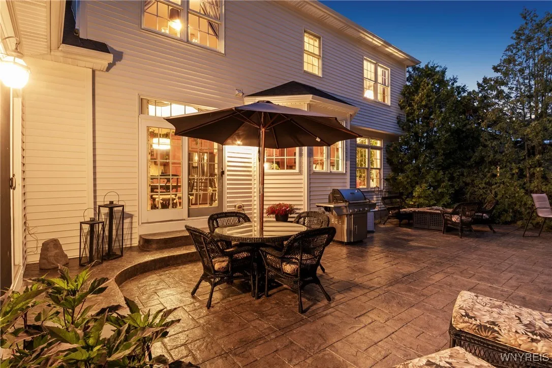 314 Landings Drive, Amherst, New York 14228, Amherst, New York 14228, 4 Bedrooms Bedrooms, 12 Rooms Rooms,2 BathroomsBathrooms,Residential,For Sale,314 Landings Drive, Amherst, New York 14228,B1622569