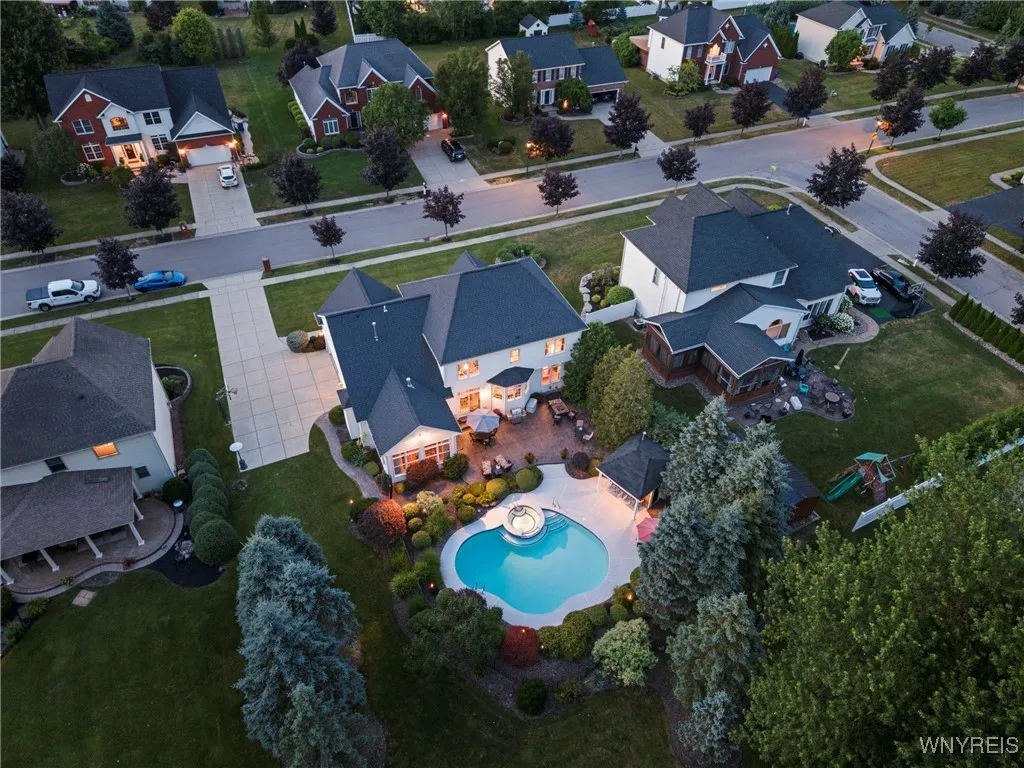314 Landings Drive, Amherst, New York 14228, Amherst, New York 14228, 4 Bedrooms Bedrooms, 12 Rooms Rooms,2 BathroomsBathrooms,Residential,For Sale,314 Landings Drive, Amherst, New York 14228,B1622569