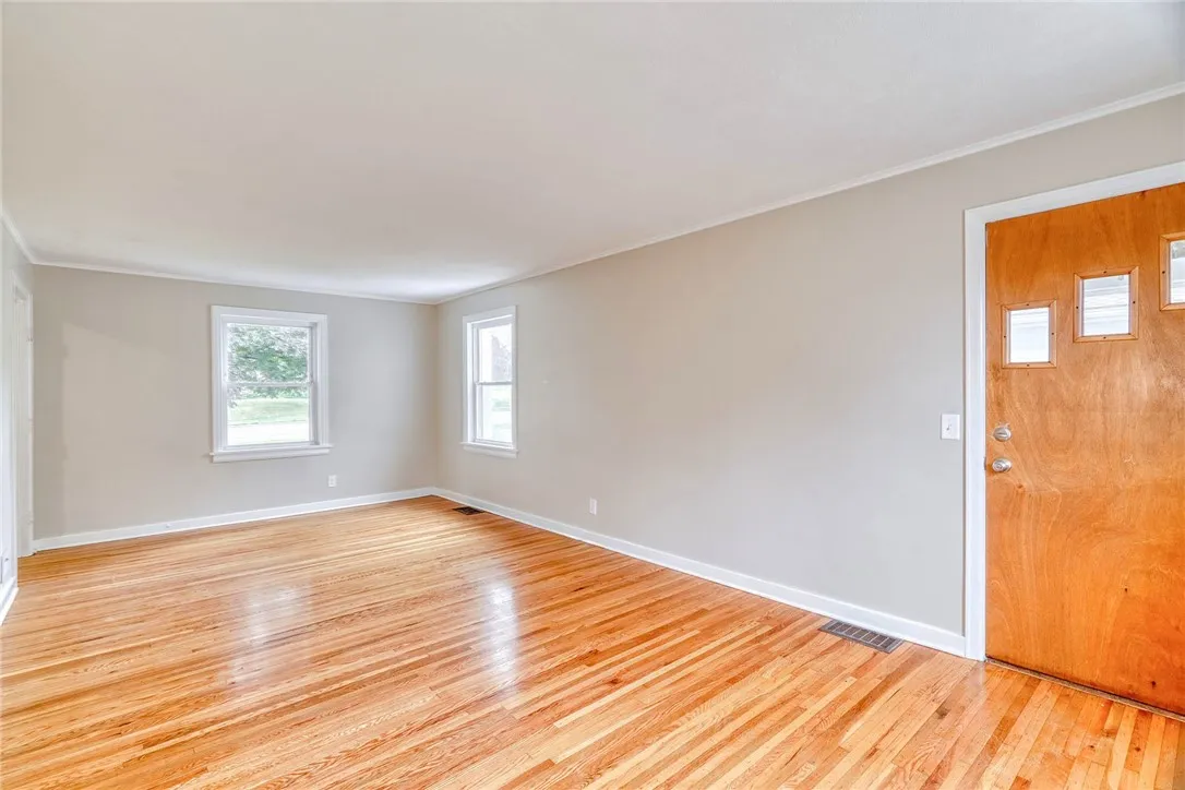 2862 Culver Road, Irondequoit, New York 14622, Irondequoit, New York 14622, 2 Bedrooms Bedrooms, 8 Rooms Rooms,1 BathroomBathrooms,Residential,For Sale,2862 Culver Road, Irondequoit, New York 14622,R1619973