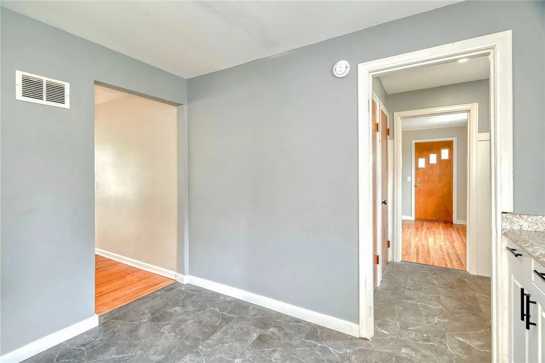 2862 Culver Road, Irondequoit, New York 14622, Irondequoit, New York 14622, 2 Bedrooms Bedrooms, 8 Rooms Rooms,1 BathroomBathrooms,Residential,For Sale,2862 Culver Road, Irondequoit, New York 14622,R1619973