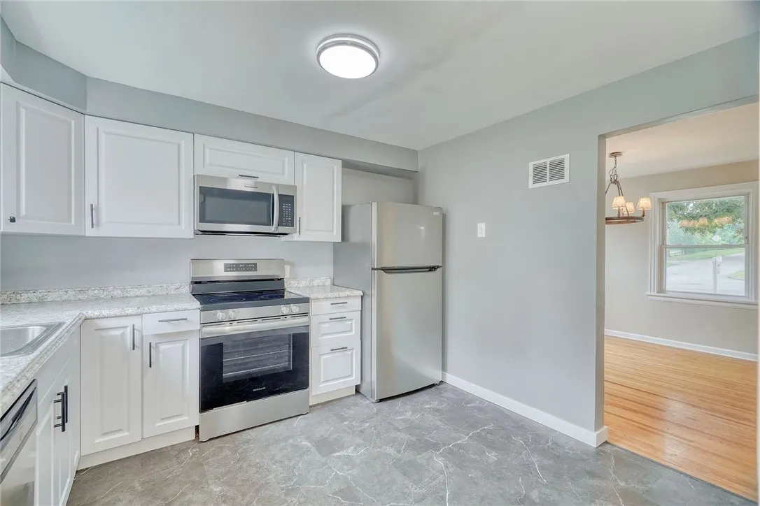 Kitchen updated 2024.  Appliance stay.