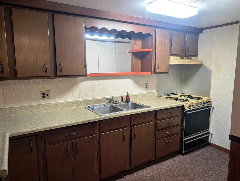 310 East Green Street, Smethport Boro, Pennsylvani, Smethport Boro, Pennsylvania 16749, 3 Bedrooms Bedrooms, 9 Rooms Rooms,2 BathroomsBathrooms,Residential,For Sale,310 East Green Street, Smethport Boro, Pennsylvani,R1622328