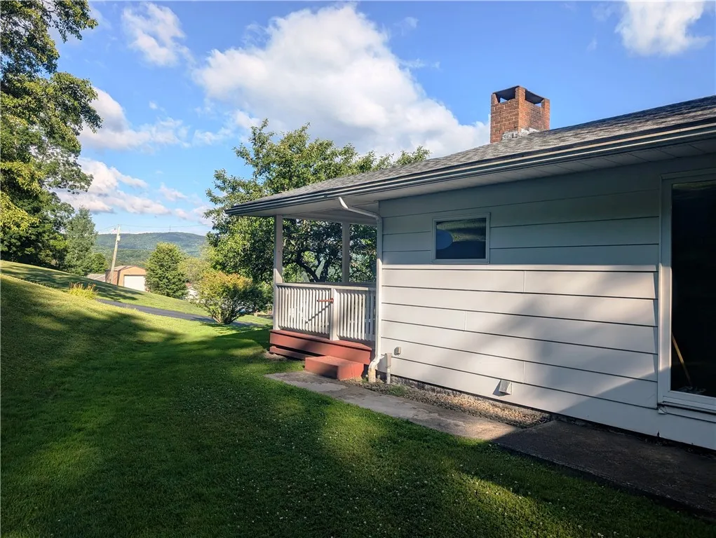 310 East Green Street, Smethport Boro, Pennsylvani, Smethport Boro, Pennsylvania 16749, 3 Bedrooms Bedrooms, 9 Rooms Rooms,2 BathroomsBathrooms,Residential,For Sale,310 East Green Street, Smethport Boro, Pennsylvani,R1622328