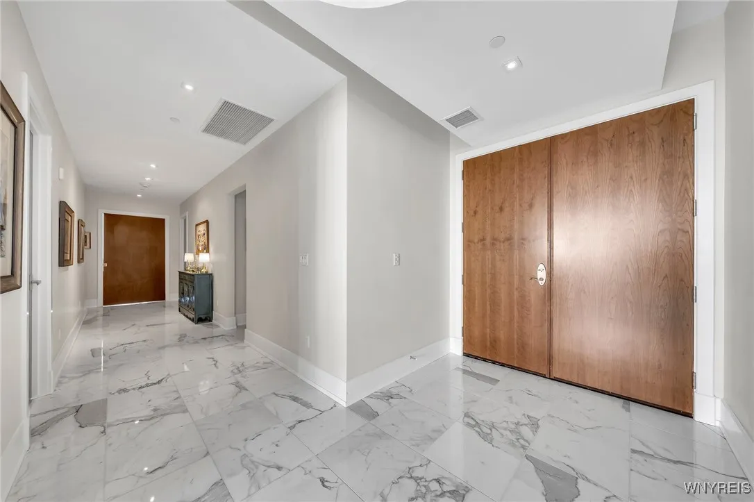 200 Delaware Avenue 1501, Buffalo, New York 14202, Buffalo, New York 14202, 3 Bedrooms Bedrooms, 7 Rooms Rooms,3 BathroomsBathrooms,Residential,For Sale,200 Delaware Avenue 1501, Buffalo, New York 14202,B1622316