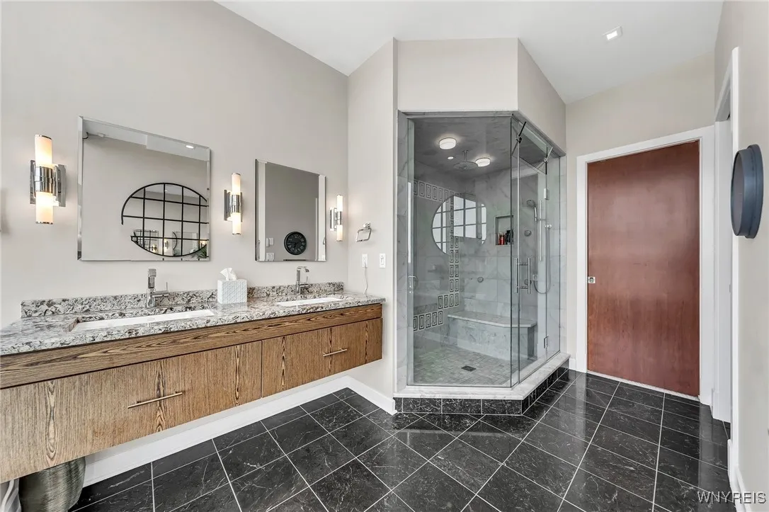 200 Delaware Avenue 1501, Buffalo, New York 14202, Buffalo, New York 14202, 3 Bedrooms Bedrooms, 7 Rooms Rooms,3 BathroomsBathrooms,Residential,For Sale,200 Delaware Avenue 1501, Buffalo, New York 14202,B1622316