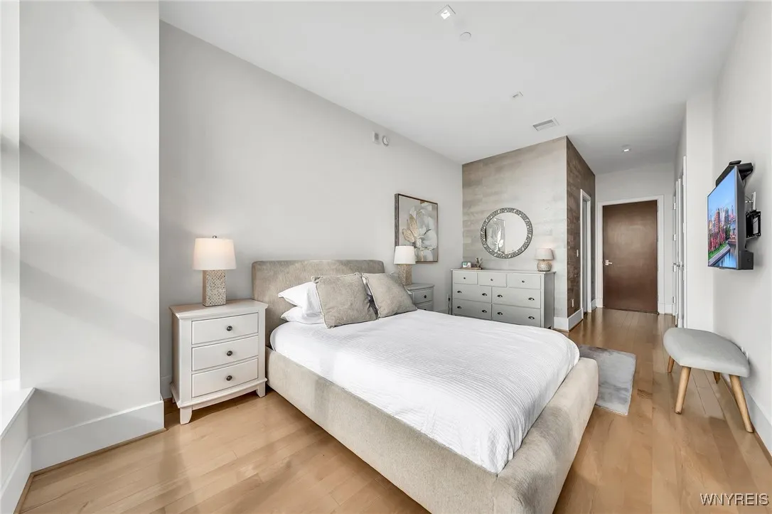 200 Delaware Avenue 1501, Buffalo, New York 14202, Buffalo, New York 14202, 3 Bedrooms Bedrooms, 7 Rooms Rooms,3 BathroomsBathrooms,Residential,For Sale,200 Delaware Avenue 1501, Buffalo, New York 14202,B1622316