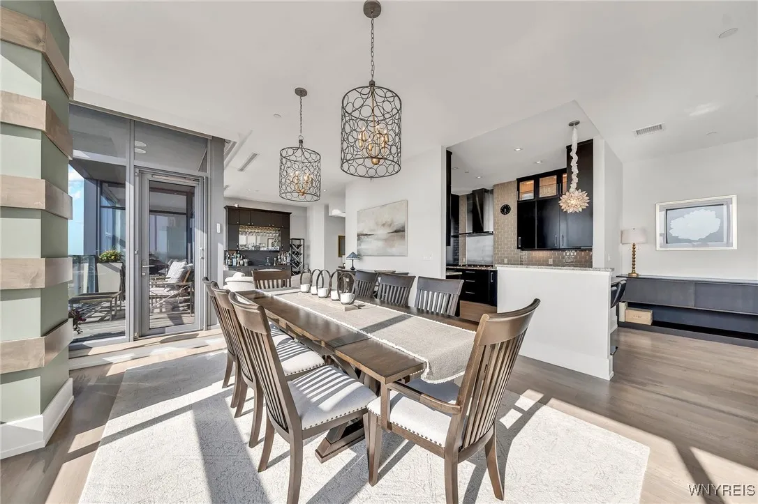 200 Delaware Avenue 1501, Buffalo, New York 14202, Buffalo, New York 14202, 3 Bedrooms Bedrooms, 7 Rooms Rooms,3 BathroomsBathrooms,Residential,For Sale,200 Delaware Avenue 1501, Buffalo, New York 14202,B1622316