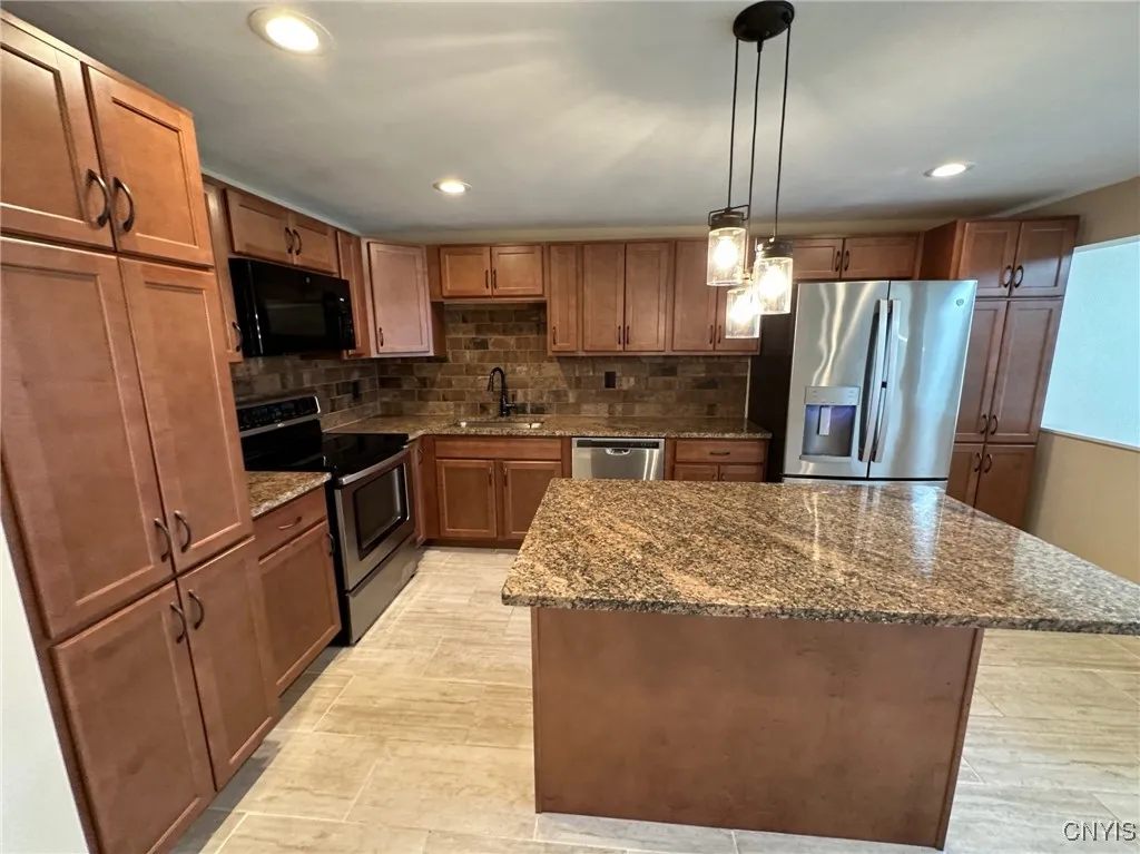 6148 Bethlehem Lane, Cicero, New York 13039, Cicero, New York 13039, 2 Bedrooms Bedrooms, 6 Rooms Rooms,1 BathroomBathrooms,Residential Lease,For Rent,6148 Bethlehem Lane, Cicero, New York 13039,S1622579