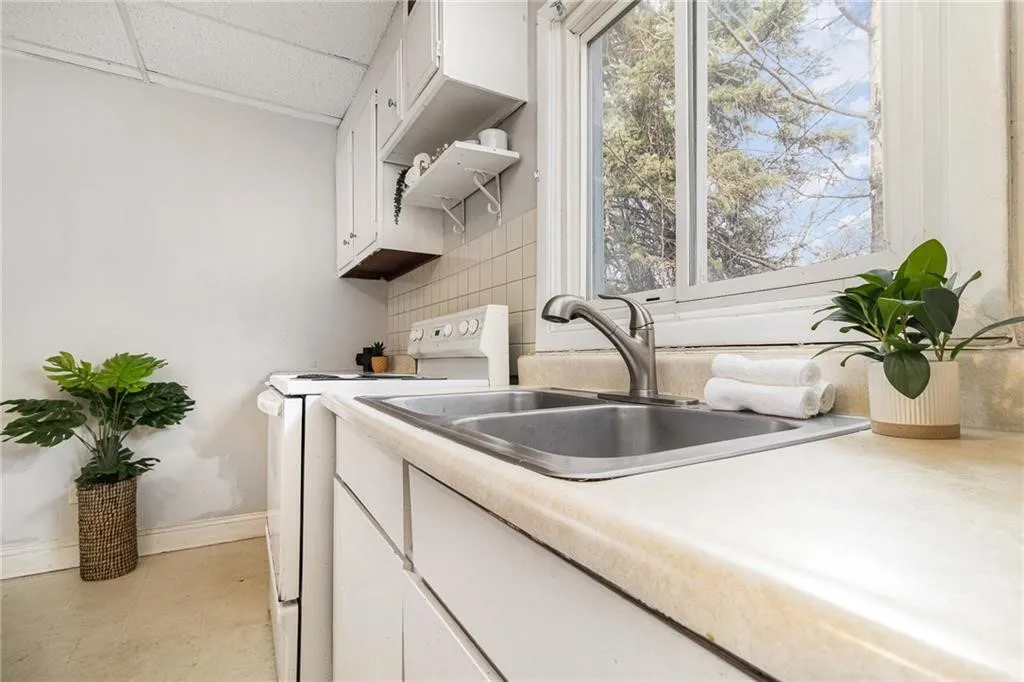 430 Ridgeway Avenue, Rochester, New York 14615, Rochester, New York 14615, 3 Bedrooms Bedrooms, ,2 BathroomsBathrooms,Residential,For Sale,430 Ridgeway Avenue, Rochester, New York 14615,R1622371