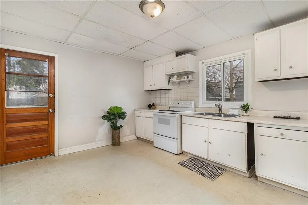 430 Ridgeway Avenue, Rochester, New York 14615, Rochester, New York 14615, 3 Bedrooms Bedrooms, ,2 BathroomsBathrooms,Residential,For Sale,430 Ridgeway Avenue, Rochester, New York 14615,R1622371