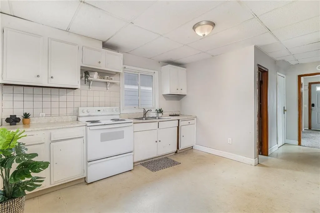 430 Ridgeway Avenue, Rochester, New York 14615, Rochester, New York 14615, 3 Bedrooms Bedrooms, ,2 BathroomsBathrooms,Residential,For Sale,430 Ridgeway Avenue, Rochester, New York 14615,R1622371