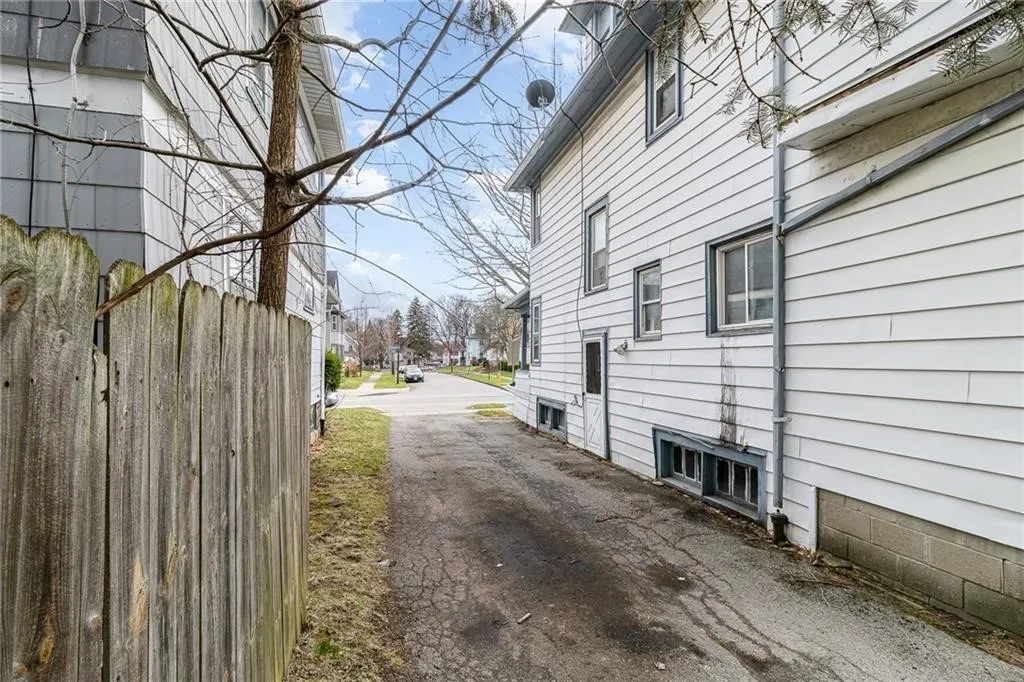 430 Ridgeway Avenue, Rochester, New York 14615, Rochester, New York 14615, 3 Bedrooms Bedrooms, ,2 BathroomsBathrooms,Residential,For Sale,430 Ridgeway Avenue, Rochester, New York 14615,R1622371