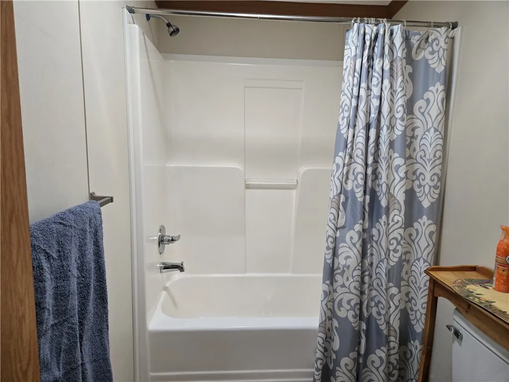 68 Hillside Dr Drive, Avon, New York 14414, Avon, New York 14414, 3 Bedrooms Bedrooms, 6 Rooms Rooms,2 BathroomsBathrooms,Residential,For Sale,68 Hillside Dr Drive, Avon, New York 14414,0,R1622218