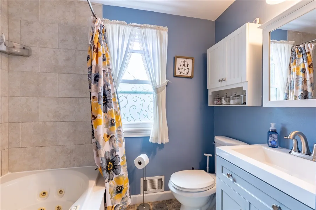 529 Fetzner Road, Greece, New York 14626, Greece, New York 14626, 4 Bedrooms Bedrooms, 9 Rooms Rooms,1 BathroomBathrooms,Residential,For Sale,529 Fetzner Road, Greece, New York 14626,R1622239