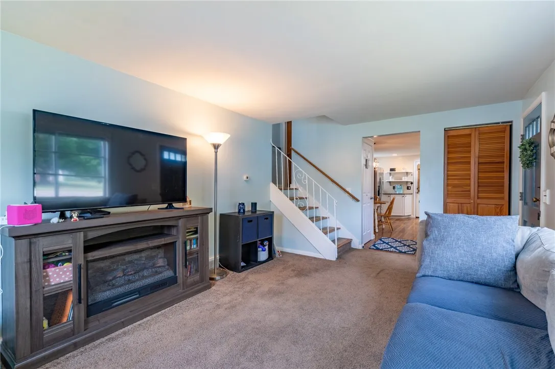 529 Fetzner Road, Greece, New York 14626, Greece, New York 14626, 4 Bedrooms Bedrooms, 9 Rooms Rooms,1 BathroomBathrooms,Residential,For Sale,529 Fetzner Road, Greece, New York 14626,R1622239