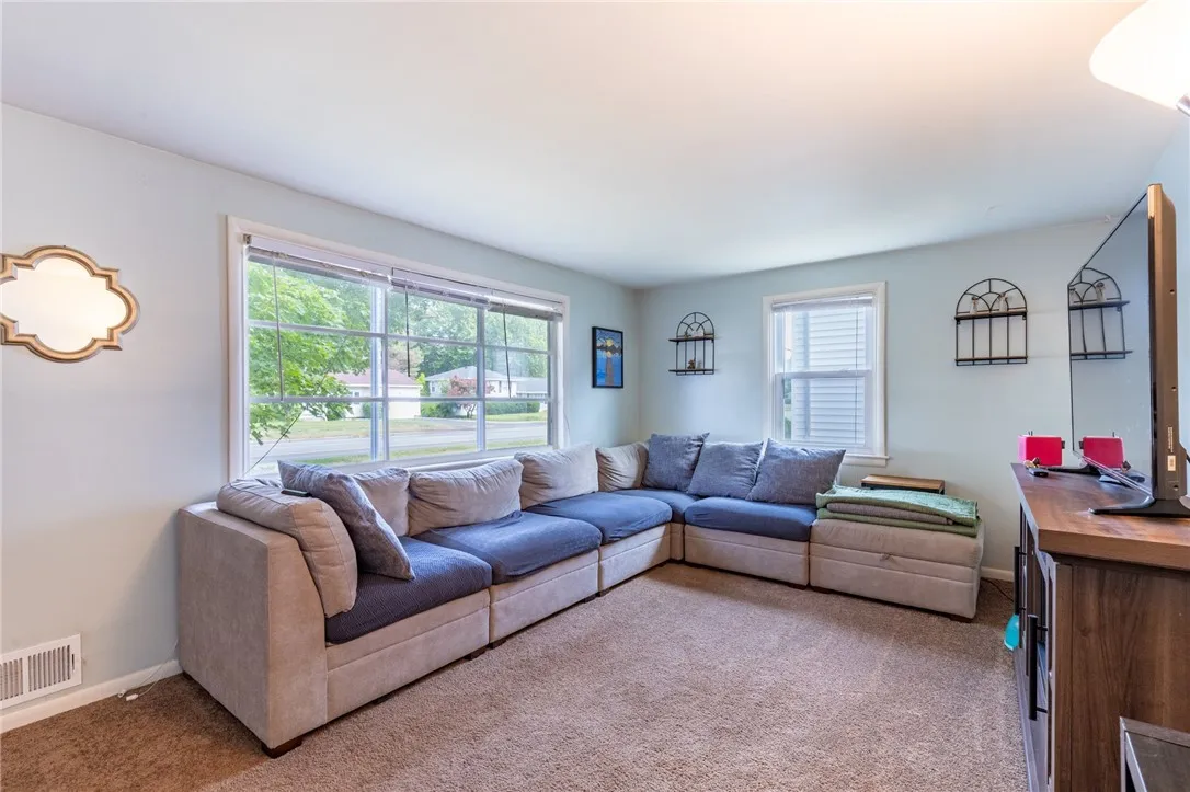 529 Fetzner Road, Greece, New York 14626, Greece, New York 14626, 4 Bedrooms Bedrooms, 9 Rooms Rooms,1 BathroomBathrooms,Residential,For Sale,529 Fetzner Road, Greece, New York 14626,R1622239