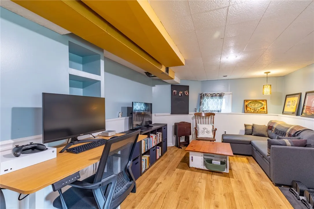 529 Fetzner Road, Greece, New York 14626, Greece, New York 14626, 4 Bedrooms Bedrooms, 9 Rooms Rooms,1 BathroomBathrooms,Residential,For Sale,529 Fetzner Road, Greece, New York 14626,R1622239