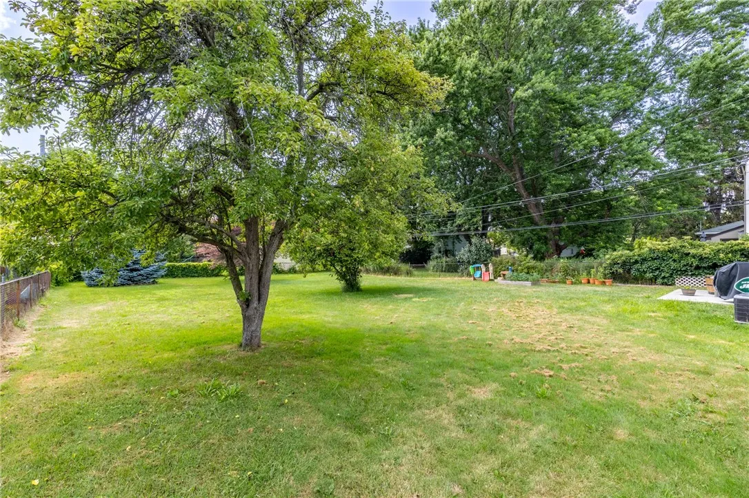 529 Fetzner Road, Greece, New York 14626, Greece, New York 14626, 4 Bedrooms Bedrooms, 9 Rooms Rooms,1 BathroomBathrooms,Residential,For Sale,529 Fetzner Road, Greece, New York 14626,R1622239