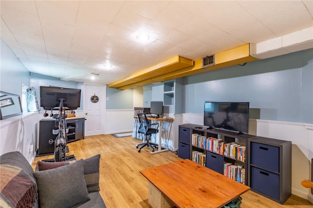 529 Fetzner Road, Greece, New York 14626, Greece, New York 14626, 4 Bedrooms Bedrooms, 9 Rooms Rooms,1 BathroomBathrooms,Residential,For Sale,529 Fetzner Road, Greece, New York 14626,R1622239