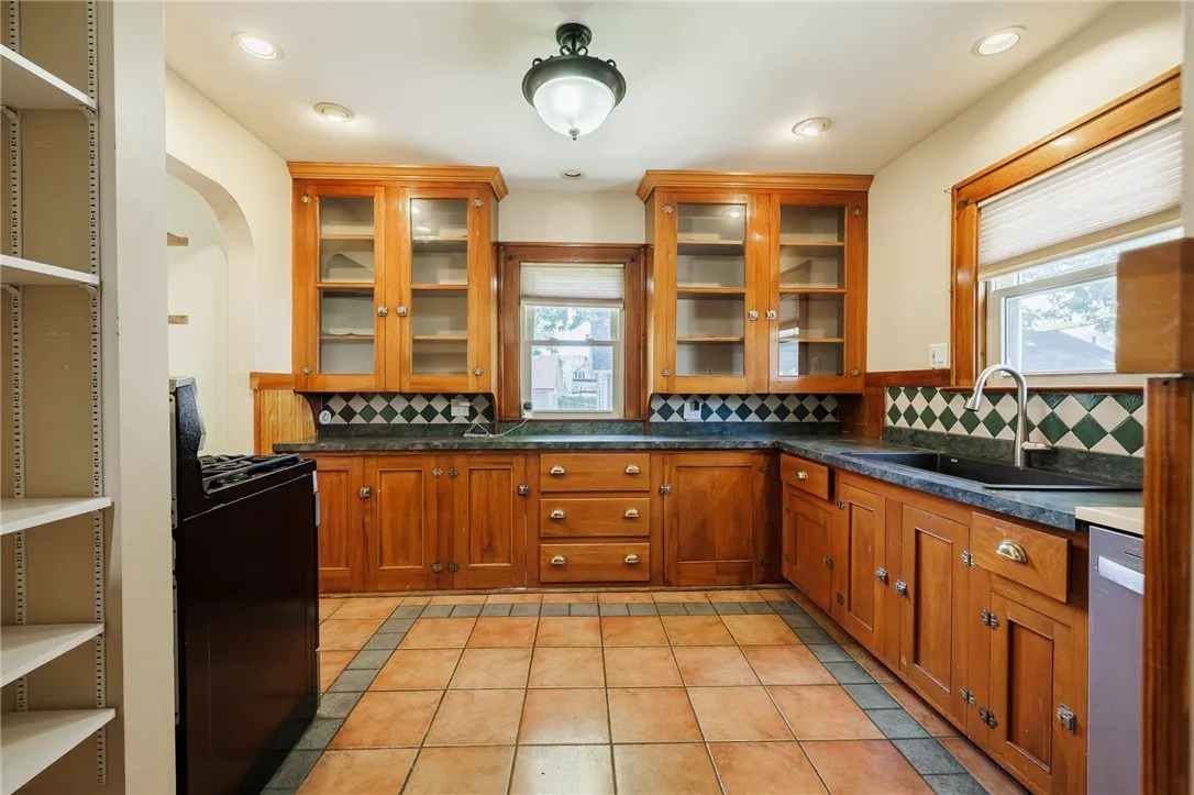 1043 Genesee Park Boulevard, Rochester, New York 1, Rochester, New York 14619, 3 Bedrooms Bedrooms, 6 Rooms Rooms,1 BathroomBathrooms,Residential,For Sale,1043 Genesee Park Boulevard, Rochester, New York 1,R1622596