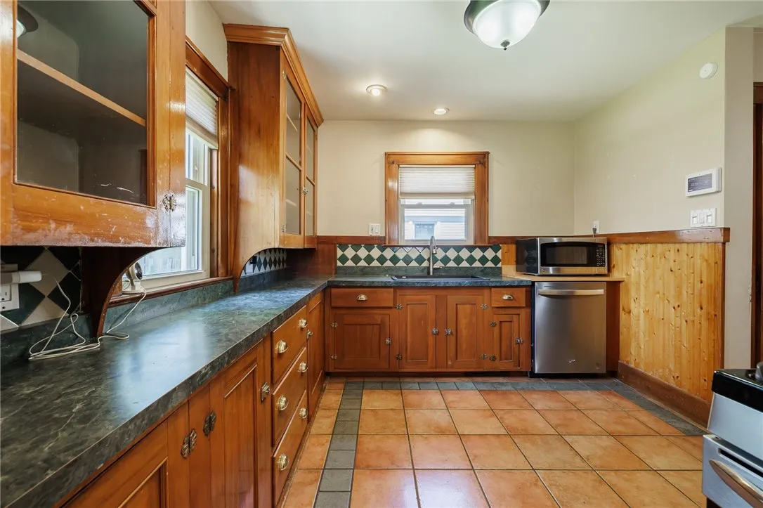 1043 Genesee Park Boulevard, Rochester, New York 1, Rochester, New York 14619, 3 Bedrooms Bedrooms, 6 Rooms Rooms,1 BathroomBathrooms,Residential,For Sale,1043 Genesee Park Boulevard, Rochester, New York 1,R1622596