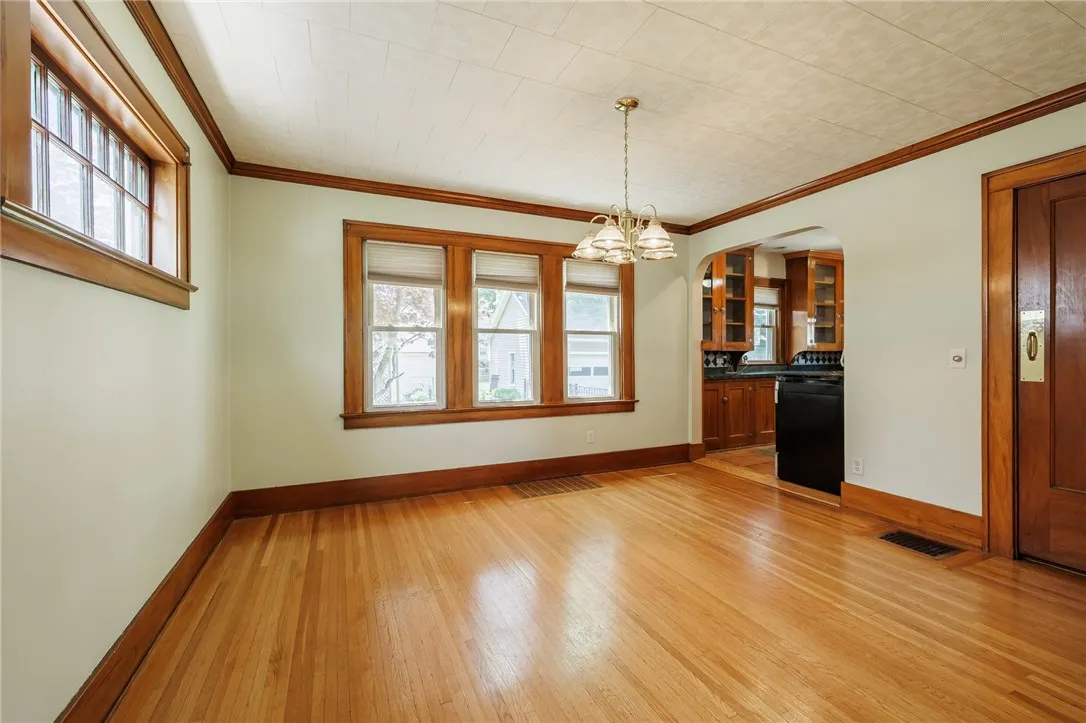 1043 Genesee Park Boulevard, Rochester, New York 1, Rochester, New York 14619, 3 Bedrooms Bedrooms, 6 Rooms Rooms,1 BathroomBathrooms,Residential,For Sale,1043 Genesee Park Boulevard, Rochester, New York 1,R1622596