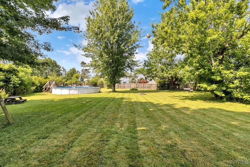 24 Rosewood Drive, Amherst, New York 14221, Amherst, New York 14221, 4 Bedrooms Bedrooms, 10 Rooms Rooms,2 BathroomsBathrooms,Residential,For Sale,24 Rosewood Drive, Amherst, New York 14221,B1622204