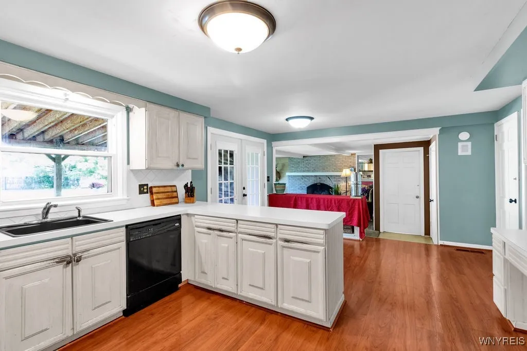 24 Rosewood Drive, Amherst, New York 14221, Amherst, New York 14221, 4 Bedrooms Bedrooms, 10 Rooms Rooms,2 BathroomsBathrooms,Residential,For Sale,24 Rosewood Drive, Amherst, New York 14221,B1622204