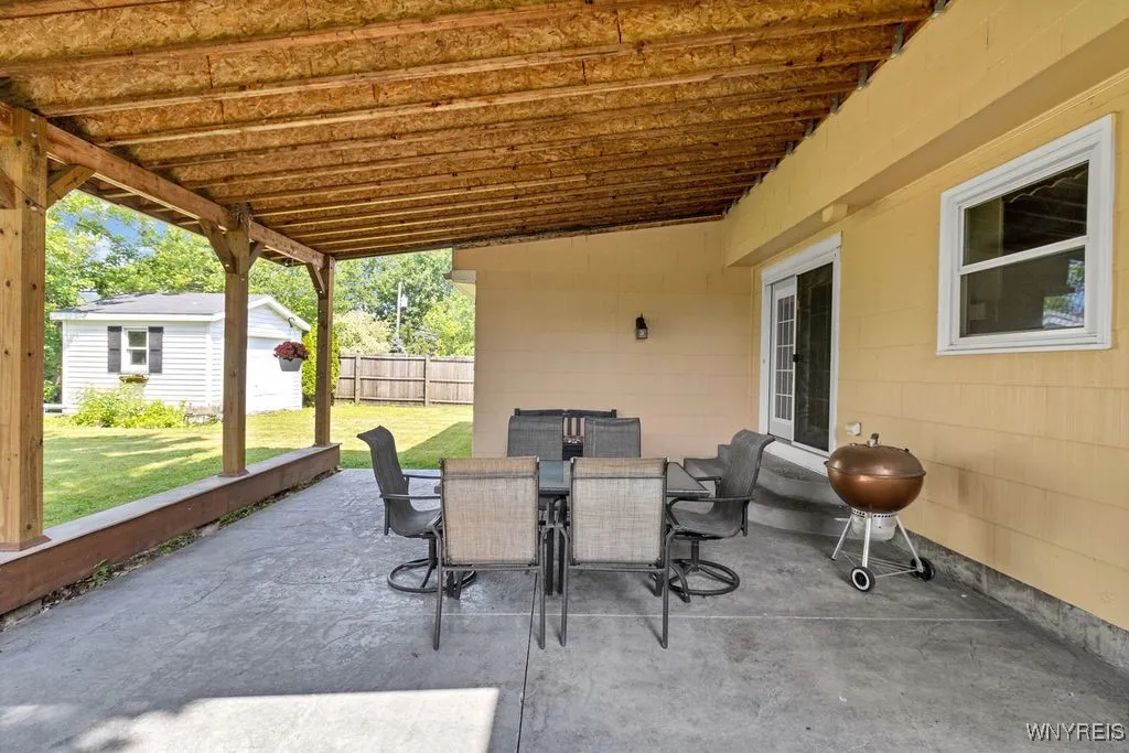24 Rosewood Drive, Amherst, New York 14221, Amherst, New York 14221, 4 Bedrooms Bedrooms, 10 Rooms Rooms,2 BathroomsBathrooms,Residential,For Sale,24 Rosewood Drive, Amherst, New York 14221,B1622204