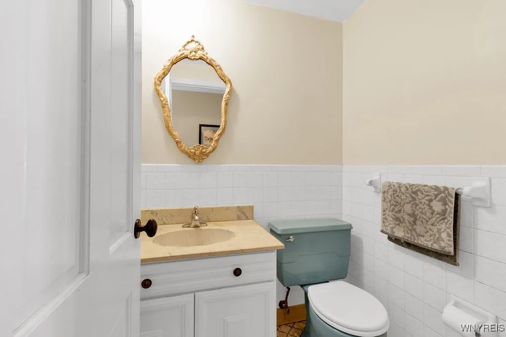24 Rosewood Drive, Amherst, New York 14221, Amherst, New York 14221, 4 Bedrooms Bedrooms, 10 Rooms Rooms,2 BathroomsBathrooms,Residential,For Sale,24 Rosewood Drive, Amherst, New York 14221,B1622204