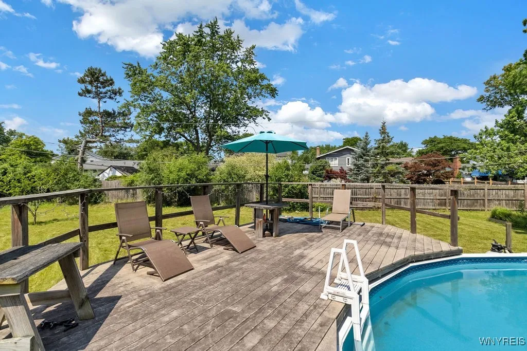 24 Rosewood Drive, Amherst, New York 14221, Amherst, New York 14221, 4 Bedrooms Bedrooms, 10 Rooms Rooms,2 BathroomsBathrooms,Residential,For Sale,24 Rosewood Drive, Amherst, New York 14221,B1622204