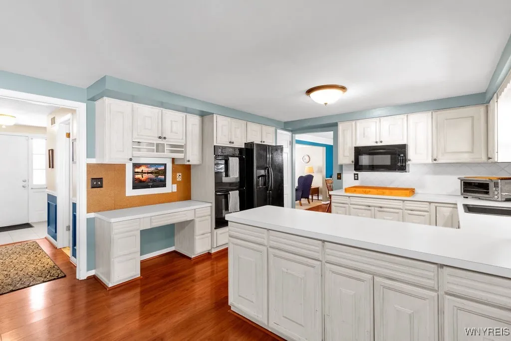 24 Rosewood Drive, Amherst, New York 14221, Amherst, New York 14221, 4 Bedrooms Bedrooms, 10 Rooms Rooms,2 BathroomsBathrooms,Residential,For Sale,24 Rosewood Drive, Amherst, New York 14221,B1622204