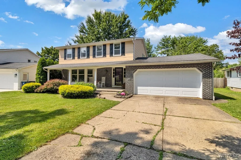24 Rosewood Drive, Amherst, New York 14221, Amherst, New York 14221, 4 Bedrooms Bedrooms, 10 Rooms Rooms,2 BathroomsBathrooms,Residential,For Sale,24 Rosewood Drive, Amherst, New York 14221,B1622204