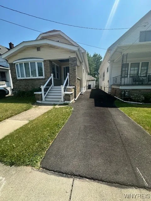 79 Courtland Avenue, Buffalo, New York 14215, Buffalo, New York 14215, 3 Bedrooms Bedrooms, 8 Rooms Rooms,1 BathroomBathrooms,Residential,For Sale,79 Courtland Avenue, Buffalo, New York 14215,B1622604