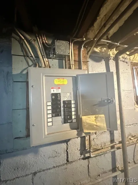 79 Courtland Avenue, Buffalo, New York 14215, Buffalo, New York 14215, 3 Bedrooms Bedrooms, 8 Rooms Rooms,1 BathroomBathrooms,Residential,For Sale,79 Courtland Avenue, Buffalo, New York 14215,B1622604