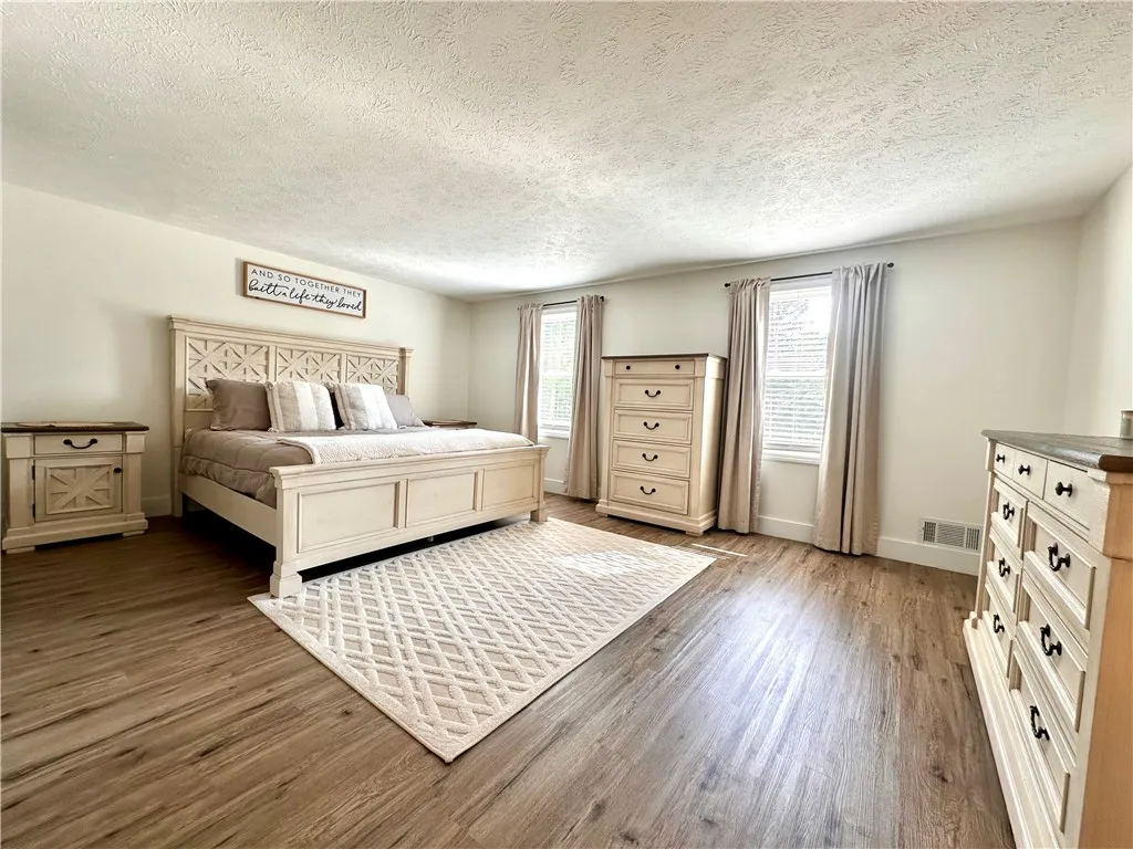 14 Melwood Drive, Greece, New York 14626, Greece, New York 14626, 3 Bedrooms Bedrooms, 12 Rooms Rooms,2 BathroomsBathrooms,Residential,For Sale,14 Melwood Drive, Greece, New York 14626,R1622547