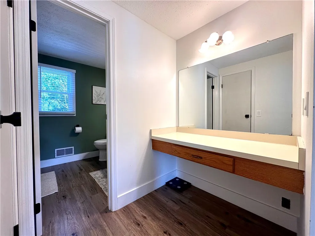 14 Melwood Drive, Greece, New York 14626, Greece, New York 14626, 3 Bedrooms Bedrooms, 12 Rooms Rooms,2 BathroomsBathrooms,Residential,For Sale,14 Melwood Drive, Greece, New York 14626,R1622547