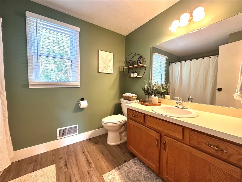 14 Melwood Drive, Greece, New York 14626, Greece, New York 14626, 3 Bedrooms Bedrooms, 12 Rooms Rooms,2 BathroomsBathrooms,Residential,For Sale,14 Melwood Drive, Greece, New York 14626,R1622547