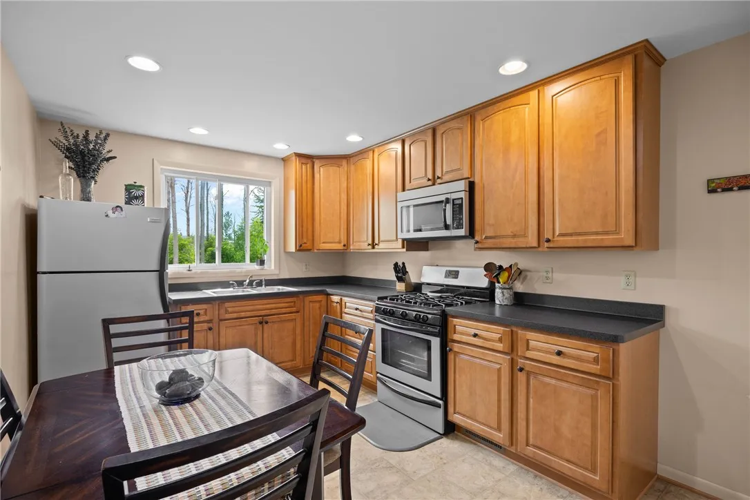 5993 South Geneva Road, Sodus, New York 14551, Sodus, New York 14551, 3 Bedrooms Bedrooms, 9 Rooms Rooms,1 BathroomBathrooms,Residential,For Sale,5993 South Geneva Road, Sodus, New York 14551,R1621252