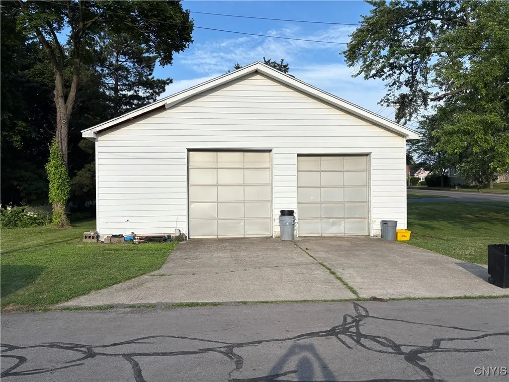 39 Standart Avenue, Auburn, New York 13021, Auburn, New York 13021, 3 Bedrooms Bedrooms, 6 Rooms Rooms,1 BathroomBathrooms,Residential,For Sale,39 Standart Avenue, Auburn, New York 13021,S1620652